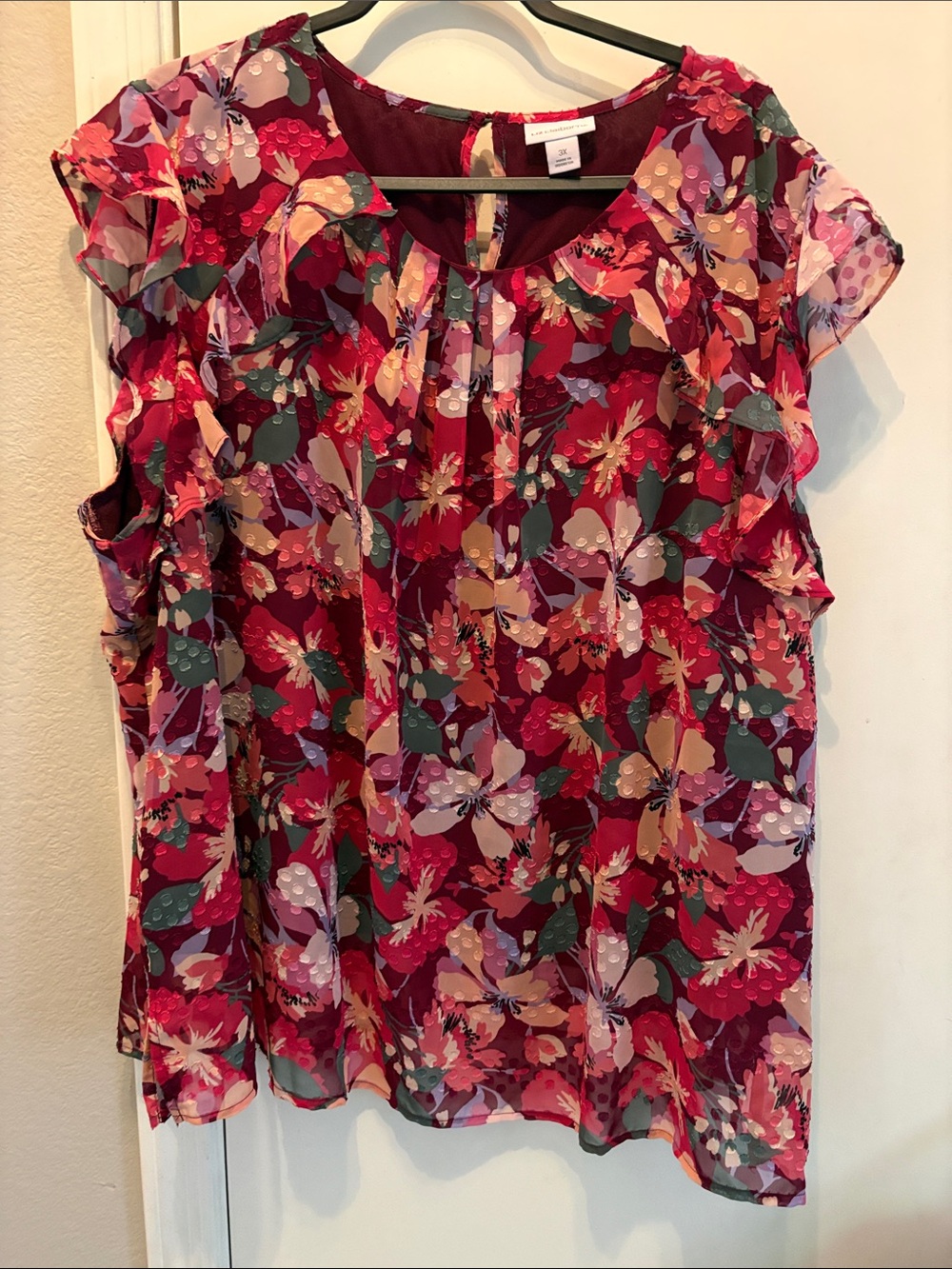 Liz Claiborne Floral Ruffle Sleeve Women’s Top in Burgundy Size 3x